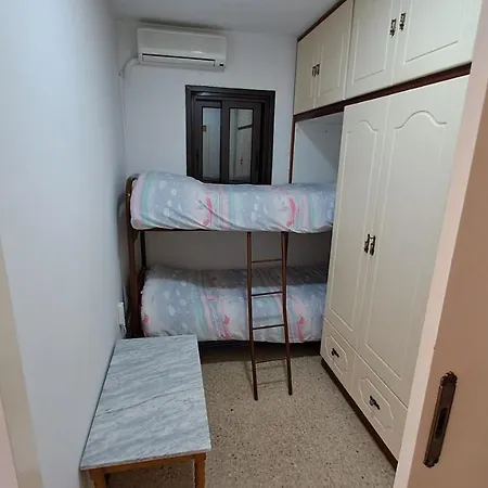 30meters From The Sea In Larnaca Apartmán