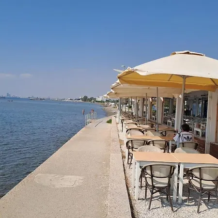 30meters From The Sea In Larnaca Apartmán *