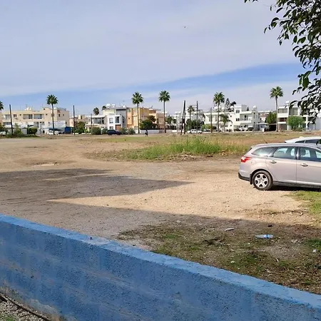 Seaside 2br 30m From Sea & Free Parking Βορόκλινη