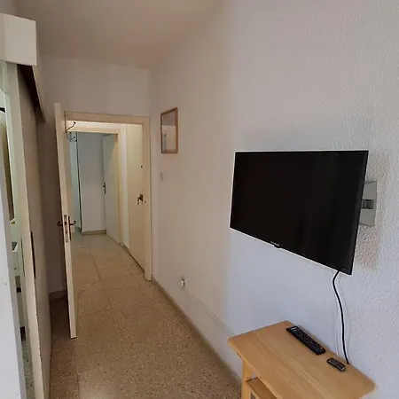 Seaside 2br 30m From Sea & Free Parking Lejlighed Oroklini