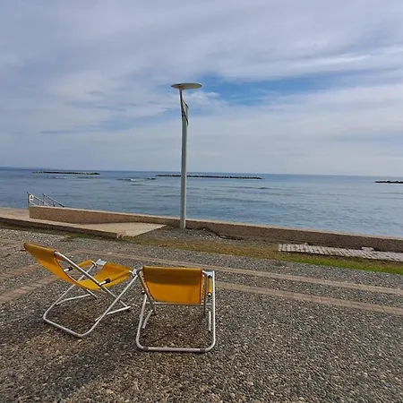 Seaside 2br 30m From Sea & Free Parking Oroklini