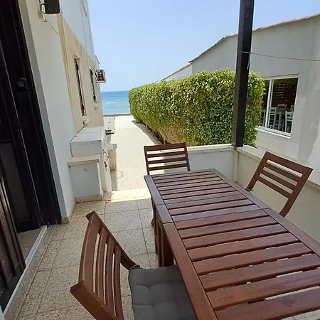 Apartment 30meters From The Sea In Larnaca